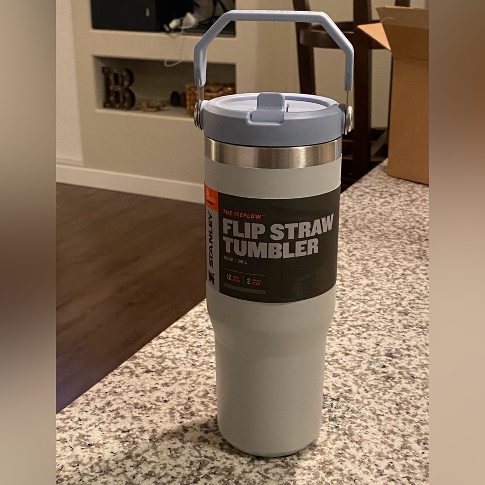 Stanley Iceflow Flip Straw Tumbler 30 oz NWT